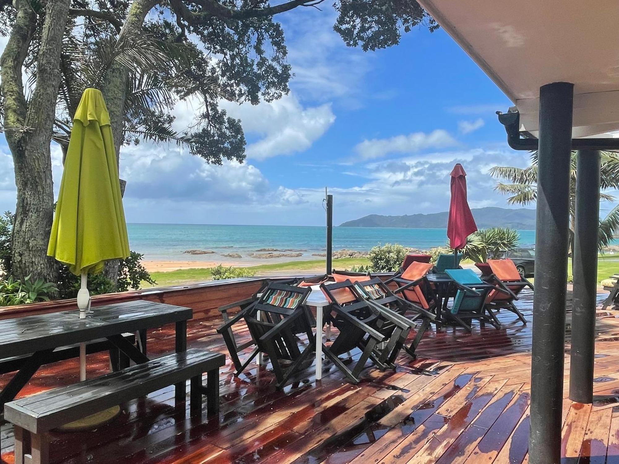 Driftwood Lodge Beachfront, Cable Bay, Northland Coopers Beach Bagian luar foto