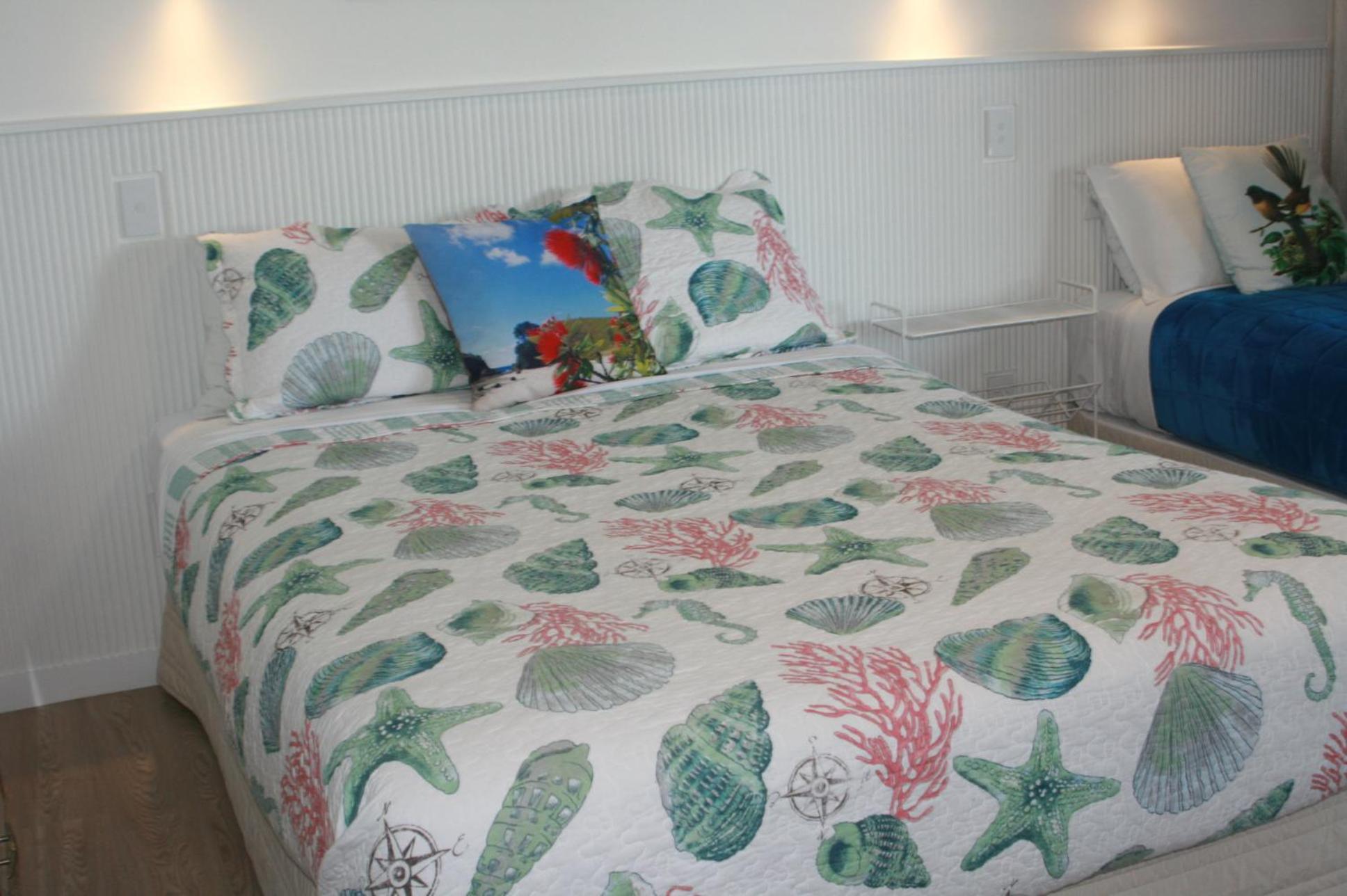 Driftwood Lodge Beachfront, Cable Bay, Northland Coopers Beach Bagian luar foto