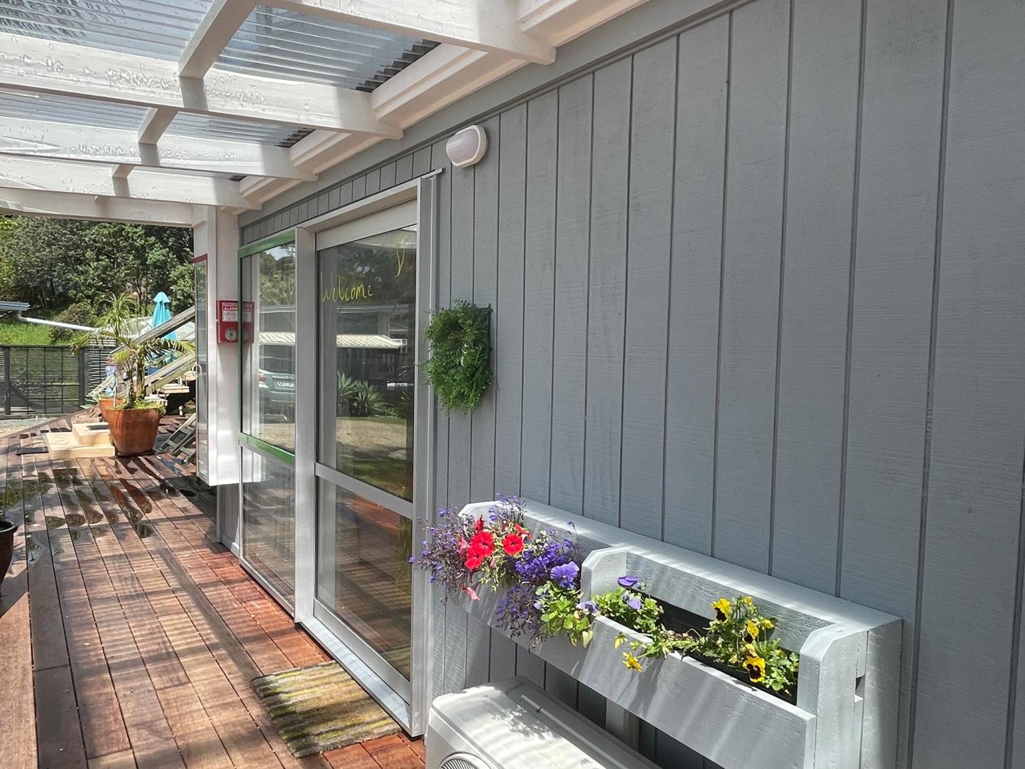 Driftwood Lodge Beachfront, Cable Bay, Northland Coopers Beach Bagian luar foto